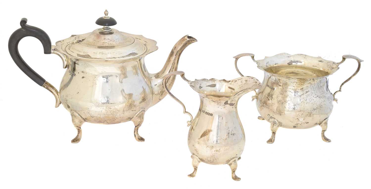Lot 146 - A George V silver three piece teaset