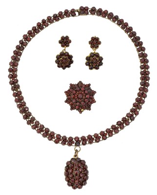 Lot 36 - A suite of 19th century Bohemian garnet jewellery
