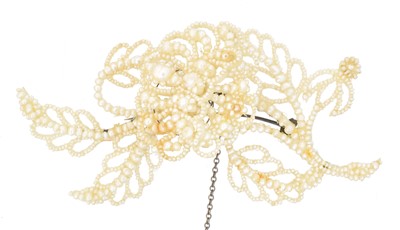 Lot 37 - An early Victorian seed pearl parure