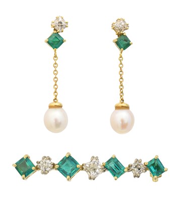 Lot 12 - A set of emerald and diamond jewellery