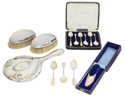 Lot 160 - A selection of silver
