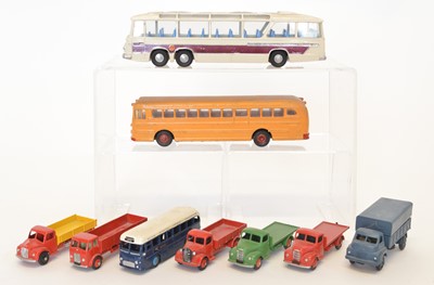 Lot 172 - 9 Dinky Toys