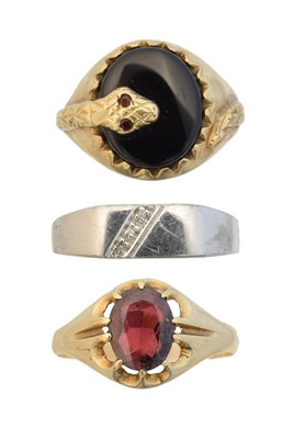 Lot 59 - Three 9ct gold signet rings