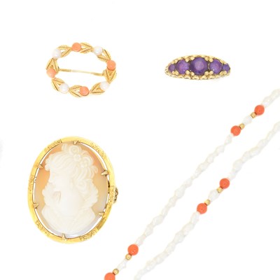 Lot 71 - A selection of jewellery