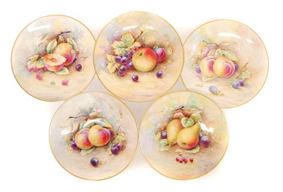 Lot 188 - Set of five Minton cabinet plates