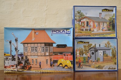 Lot 202 - 3 boxed Pola G buildings