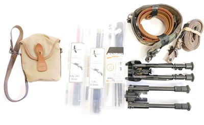 Lot 281 - Shooting accessories including Harris Bipod
