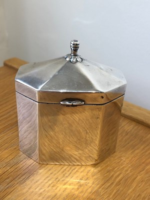 Lot 171 - A selection of silver