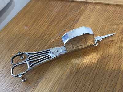 Lot 171 - A selection of silver