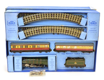 Lot 207 - Hornby Dublo EDP11 "Silver King" passenger train set