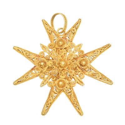Lot 74 - A Maltese cross pendant