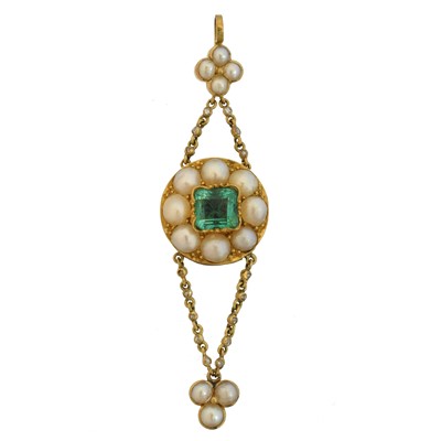 Lot 76 - An emerald, split pearl and diamond pendant