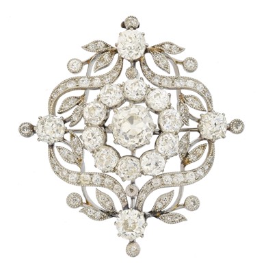 Lot 15 - An early 20th century diamond brooch