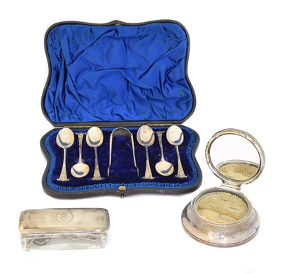 Lot 89 - A selection of silver