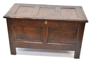 Lot 292 - 17th-century oak coffer