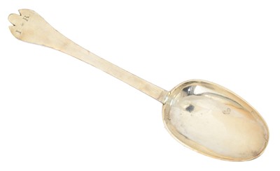 Lot 80 - A late 17th century silver Trefid spoon