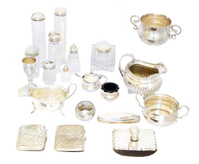 Lot 123 - A selection of silver