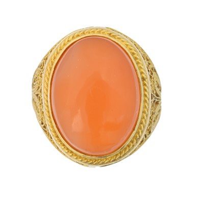 Lot 48 - An agate dress ring