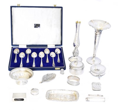Lot 112 - A selection of silver