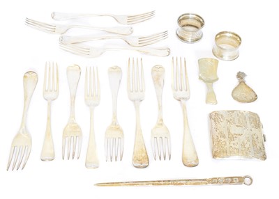 Lot 105 - A selection of silver