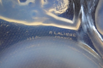 Lot 100 - Lalique 'Ondines' pattern bowl
