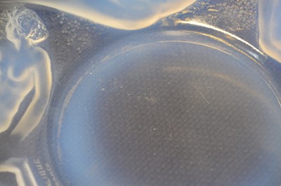 Lot 100 - Lalique 'Ondines' pattern bowl