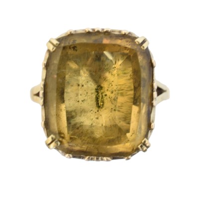 Lot 47 - A citrine dress ring
