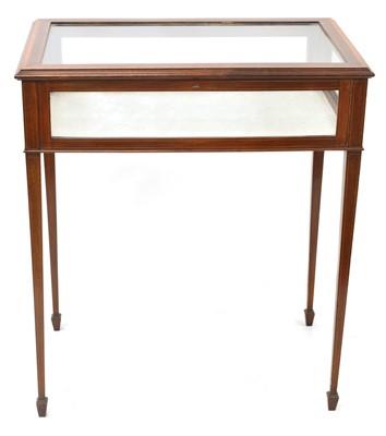 Lot 276 - Edwardian mahogany Vitrine
