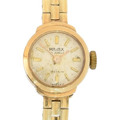 Lot 171 - A 9ct gold ladies Majex watch