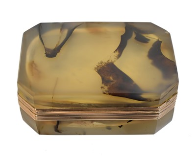Lot 107 - A 19th century hardstone vinaigrette