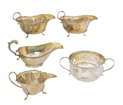 Lot 87 - A selection of silver