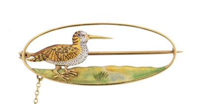 Lot 9 - An early 20th century 15ct gold enamel brooch