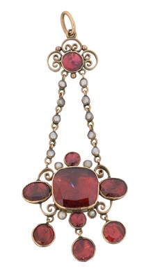 Lot 62 - An early 19th century foil back garnet and split pearl pendant