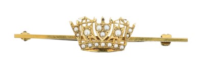 Lot 3 - A 9ct gold split pearl sweetheart brooch