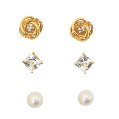 Lot 17 - Three pairs of earrings