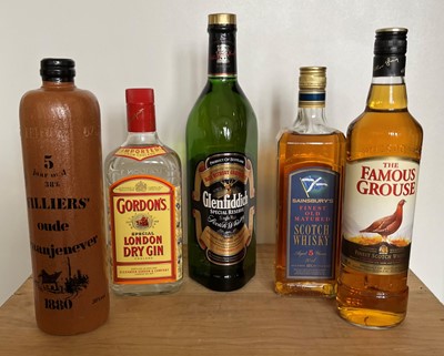 Lot 70 - 5 Bottles including 1 Litre bottle Mixed Lot Whisky and Gin