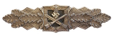 Lot 381 - German Third Reich close combat clasp badge
