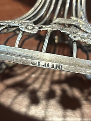 Lot 102 - An Edward VII silver tazza