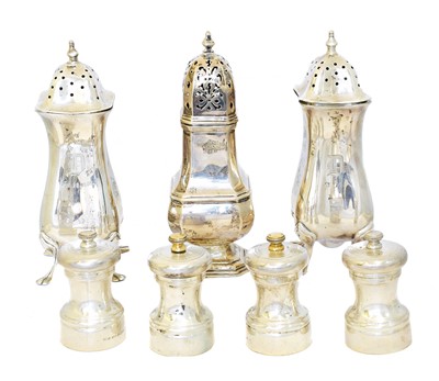 Lot 74 - A selection of silver