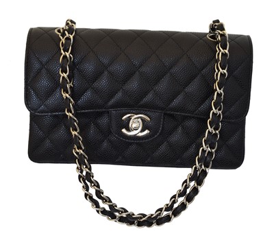 Lot 148 - A Chanel double flap handbag