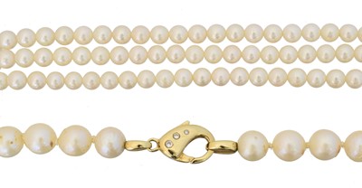 Lot 90 - A cultured pearl necklace