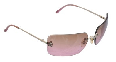Lot 4 - A pair of Chanel sunglasses