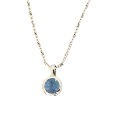 Lot 65 - An 18ct gold aquamarine pendant