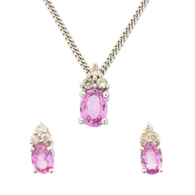 Lot 63 - A suite of 18ct gold sapphire and diamond jewellery