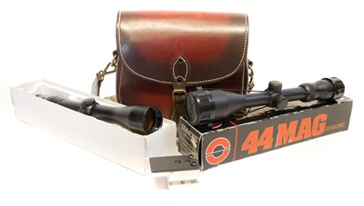 Lot 212 - Collection of shooting accessories