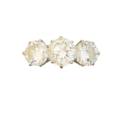 Lot 37 - An 18ct gold diamond three stone ring
