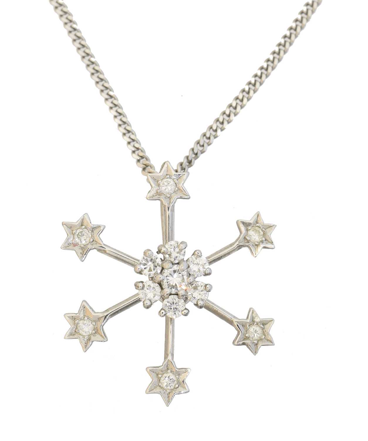 Lot 19 - An 18ct gold diamond pendant by Cropp & Farr