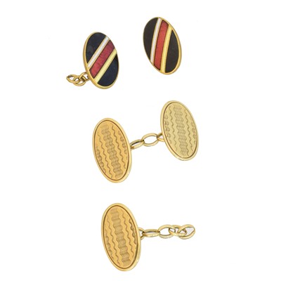 Lot 44 - A pair of 9ct gold cufflinks