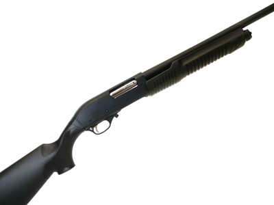 Lot 192 - Tomahawk 12 bore pump action mulitchoke shotgun LICENCE REQUIRED