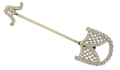 Lot 19 - An early 20th century diamond jabot pin